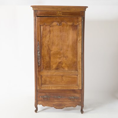 Lot 512 - Continental Inlaid Walnut Armoire
