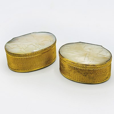 Lot 1266 - Pair of Chinese Export Incised Abalone Snuff Boxes