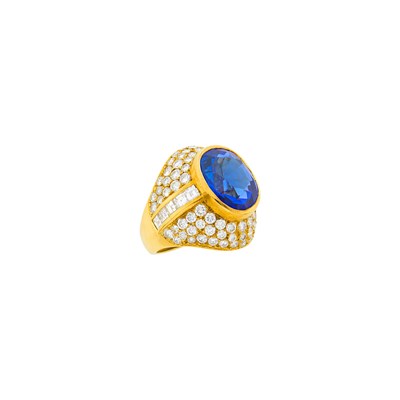 Lot 182 - Gold, Sapphire and Diamond Ring