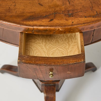 Lot 558 - Continental Walnut Tripod Table