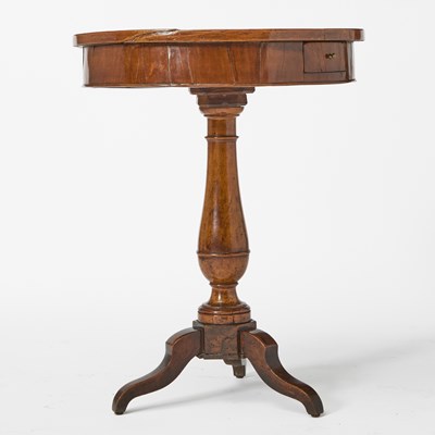 Lot 558 - Continental Walnut Tripod Table