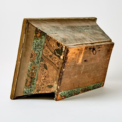 Lot 1133 - Shadowbox Diorama of Soldiers on Guard