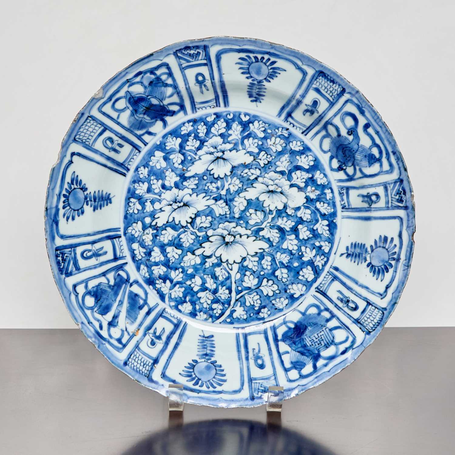 Lot 143 - Chinese Porcelain Kraak Ware Dish