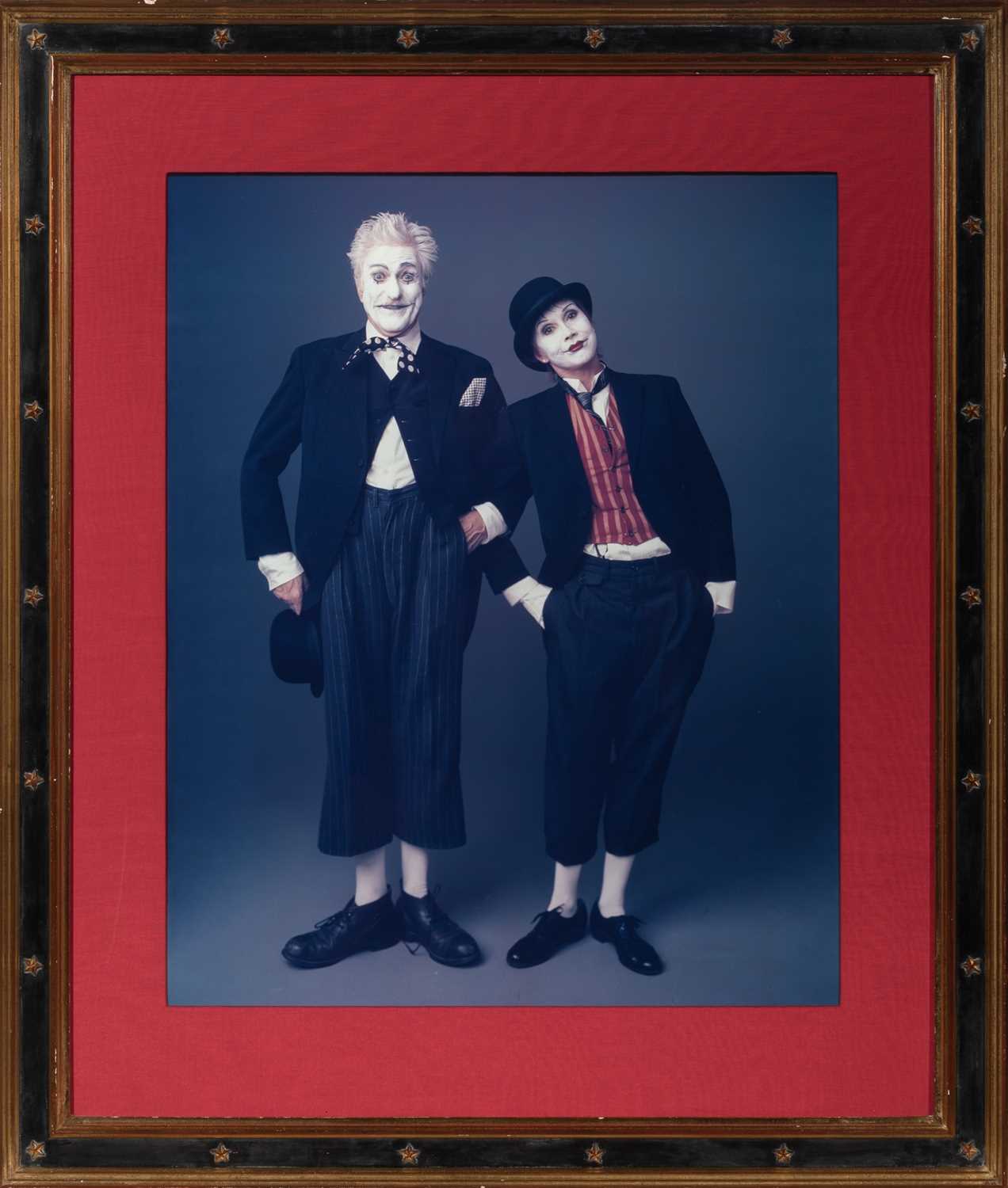 Lot 86 - Annie Leibovitz presents Mary Tyler Moore and Dick Van Dyke for Vanity Fair
