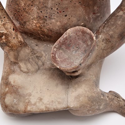 Lot 193 - Fine Jalisco Ameca Pottery Seated Female