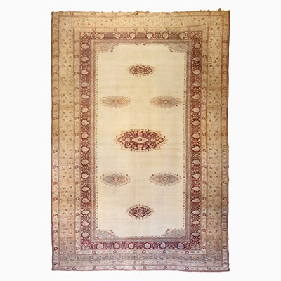 Lot 625 - Agra Carpet