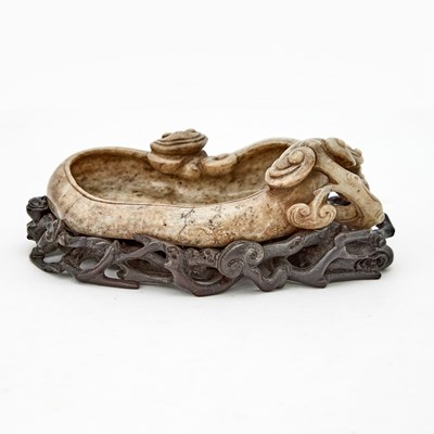 Lot 334 - A Chinese Jade Brush Washer