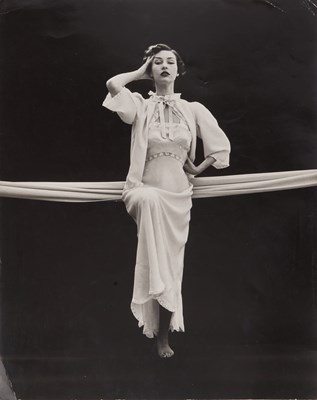 Lot 10 - The important and extensive archive of original fashion photographs of model Dorothy Rice, 1945-58