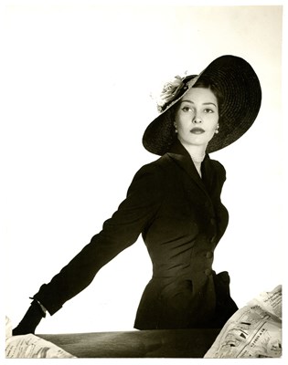 Lot 10 - The important and extensive archive of original fashion photographs of model Dorothy Rice, 1945-58