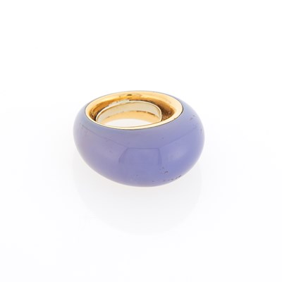Lot 2021 - Vhernier Gold and Blue Chalcedony Band Ring