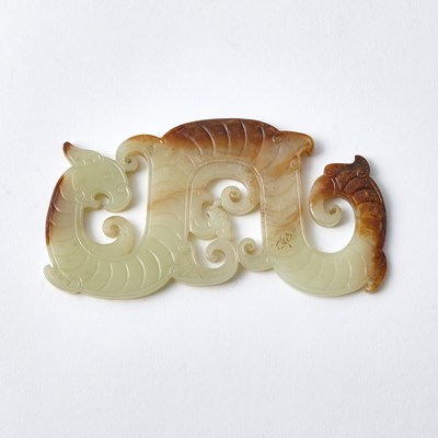 Lot 369 - A Chinese Archaistic 'Dragon' Jade Pendant