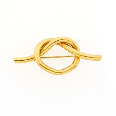 Lot 2271 - Gold Knot Brooch