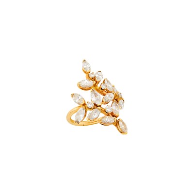 Lot 1028 - Gold and Diamond Ring
