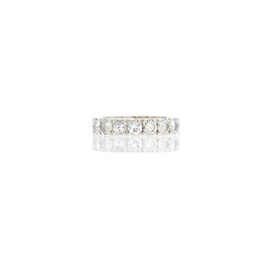Lot 2107 - Platinum and Diamond Band Ring