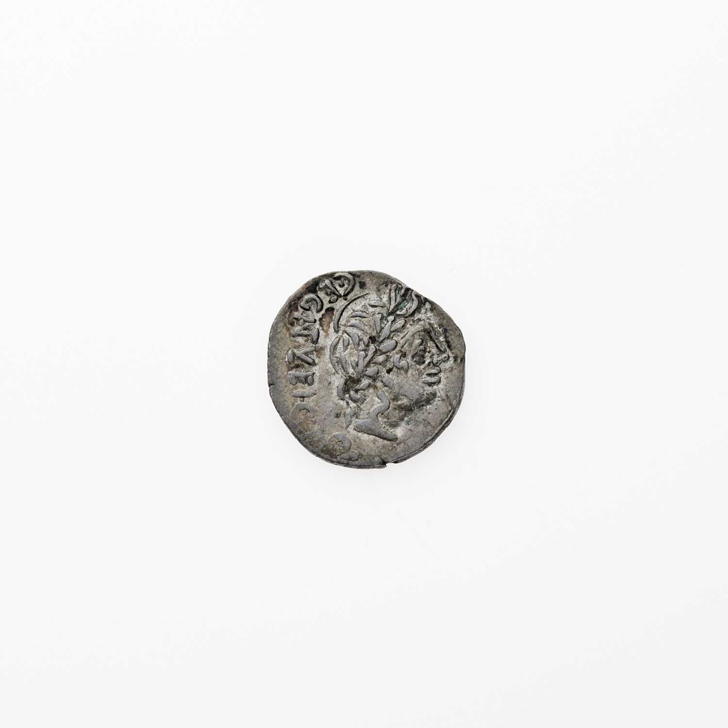 Lot 11 - C. Egnatuleius C.F. c. 97 B.C.E. AR Quinarius (1.85g, 15mm).