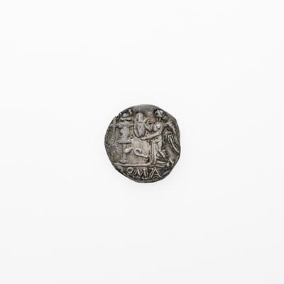 Lot 11 - C. Egnatuleius C.F. c. 97 B.C.E. AR Quinarius (1.85g, 15mm).