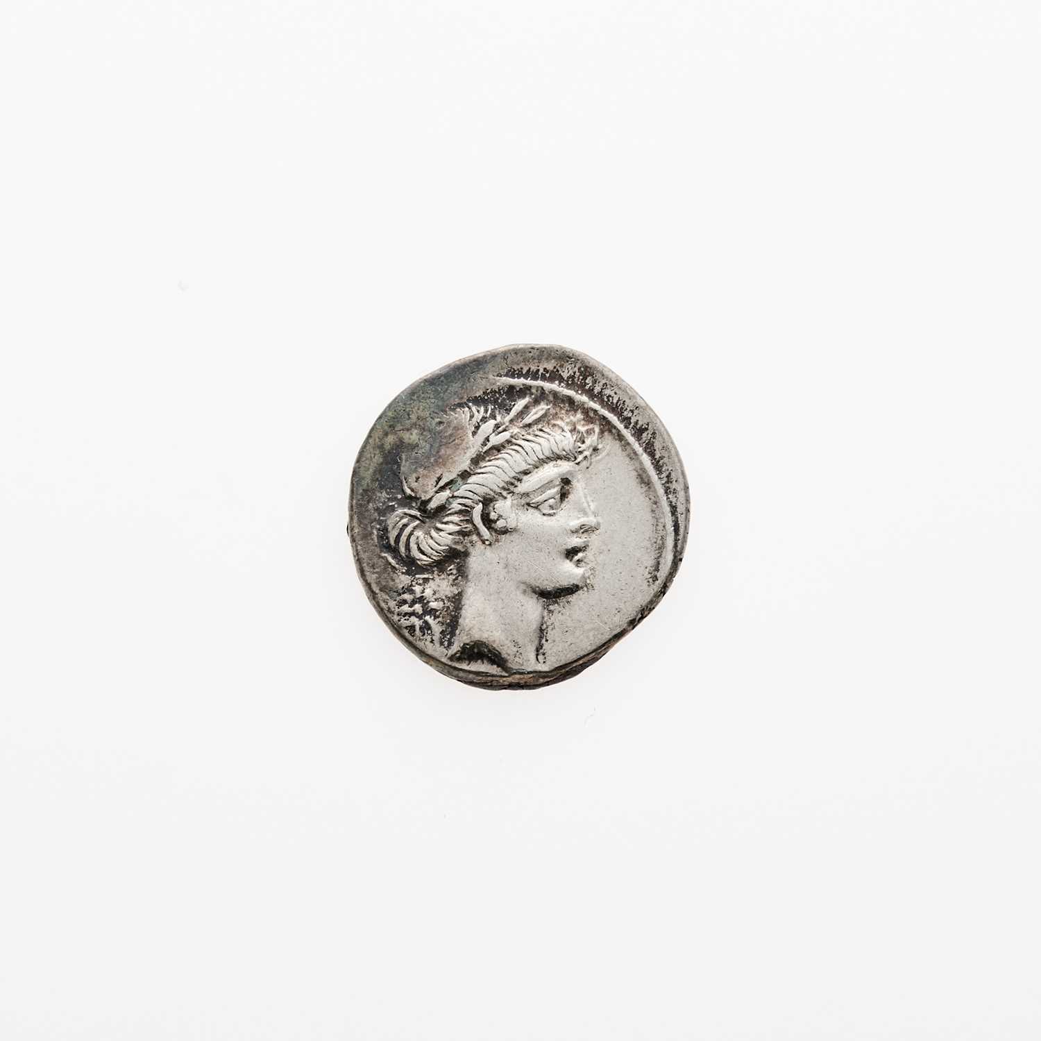 Lot 29 - Q. Pomponius Musa. c. 66 B.C.E. AR Denarius (3.84g, 18mm).