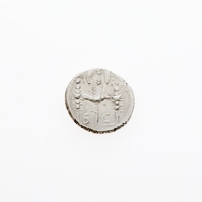 Lot 68 - Octavian Augustus. c. 42 B.C.E. AR Denarius (4.00g, 18mm).