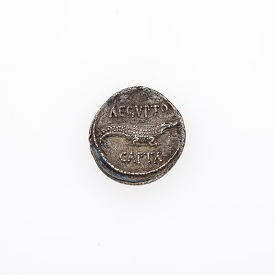 Lot 80 - Augustus. c. 28 B.C.E. AR Denarius (3.54g, 17mm).