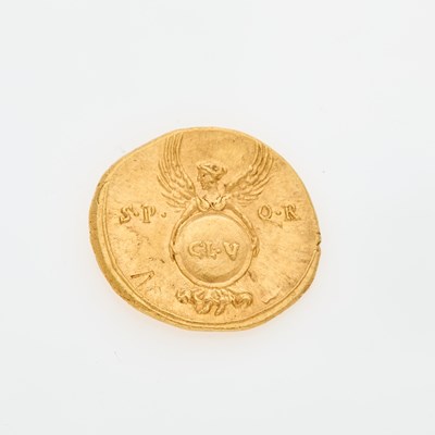 Lot 81 - Augustus. c. 27-20 B.C.E. AV Aureus (7.84g, 20mm).