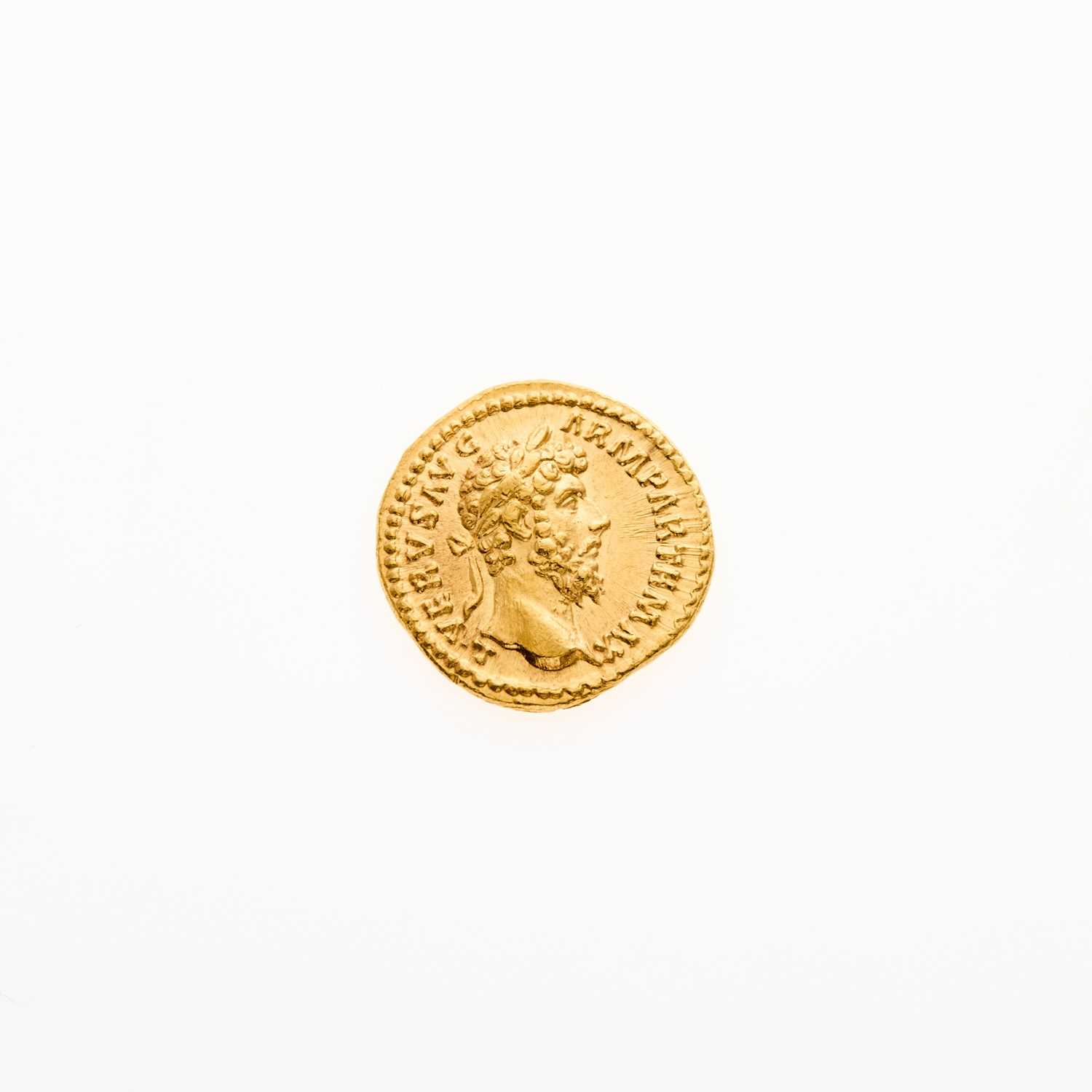 Lot 118 - Lucius Verus. c. 165-166 C.E. AV Aureus (7.34g, 19mm).