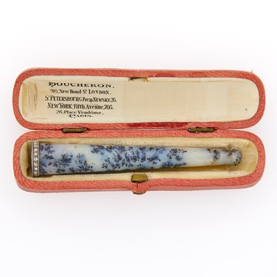 Lot 2251 - Moss Agate, Platinum and Diamond Cigarette Holder