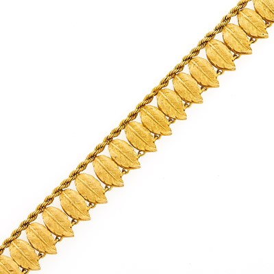 Lot 2038 - Gold Leaf Link Bracelet