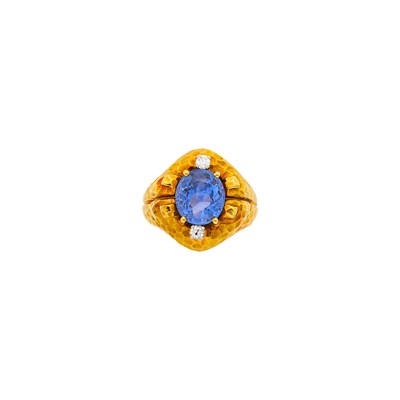 Lot 64 - David Webb Hammered Gold, Sapphire and Diamond Ring