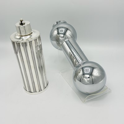 Lot 1102 - Machine Age Chrome Dumbbell-form Cocktail Shaker