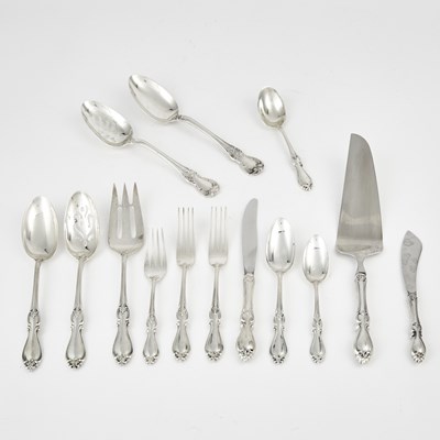Lot 3064 - Assembled American Sterling Silver Flatware Service