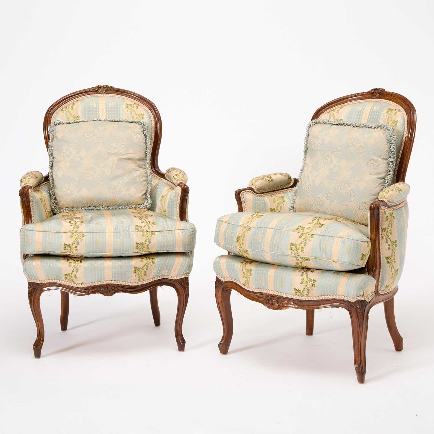 Lot 20 - Pair of Louis XV Beechwood Bergères en Cabriolet