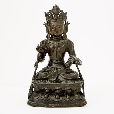 Lot 474 - A Chinese Cast Bronze Figure of Guanyin