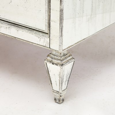 Lot 289 - Mirrored Chest of Drawers.
