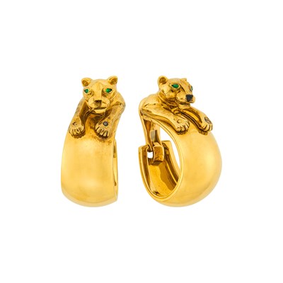 Lot 22 - Cartier Pair of Gold, Emerald and Black Onyx 'Nakoura' Panther Hoop Earclips, France