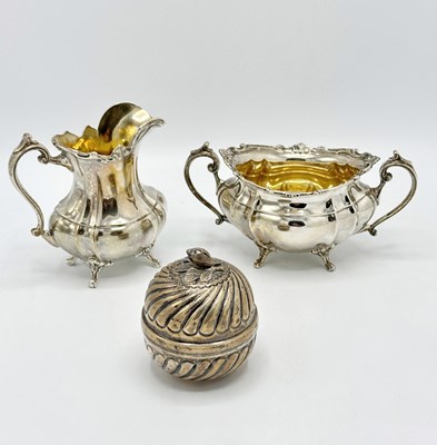 Lot 1247 - Reed & Barton Sterling Silver "Hampton Court" Pattern Cream Jug and Open Sugar