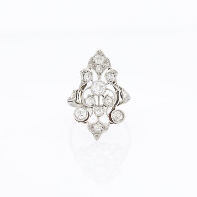 Lot 2122 - Edwardian Platinum and Diamond Ring