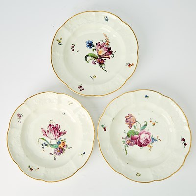 Lot 265 - Set of Three Höchst Porcelain Plates