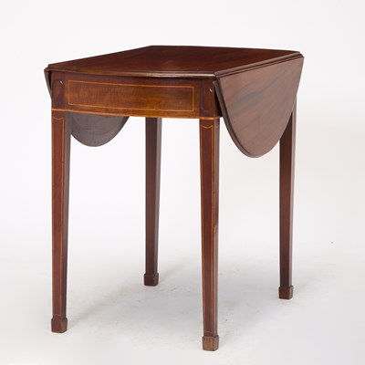 Lot 1128 - Federal Inlaid Mahogany Drop-Leaf Table
