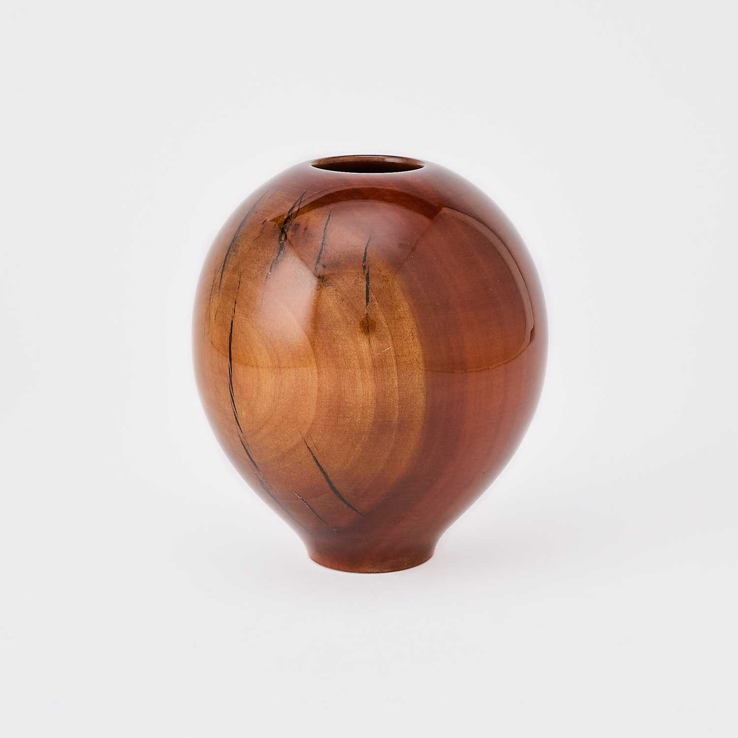 Lot 785 - Philip Moulthrop Turned Wild Cherry Globular Vessel