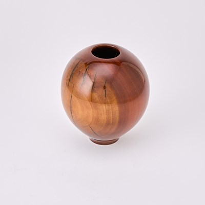 Lot 785 - Philip Moulthrop Turned Wild Cherry Globular Vessel