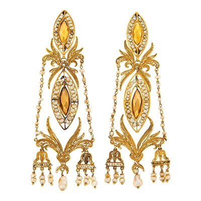 Lot 22 - Pair of Antique Gold and Pearl Pendant-Earrings