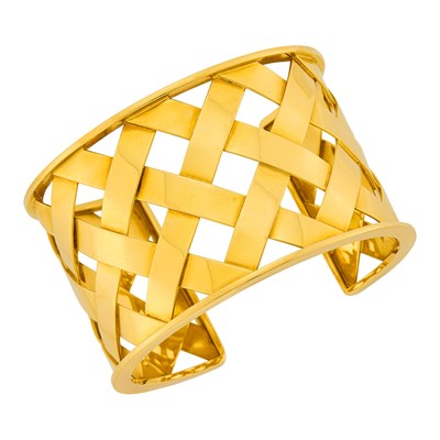 Lot 31 - Verdura Gold 'Criss Cross' Cuff Bangle Bracelet
