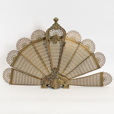 Lot 16 - Brass Fireplace Fan-Form Screen