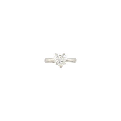 Lot 49 - Platinum and Diamond Ring