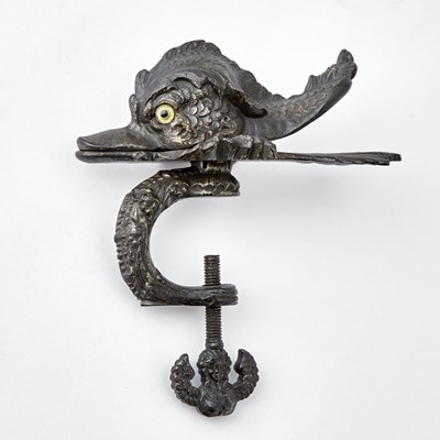 Lot 216 - Cast Iron Dolphin Head Sewing Clamp