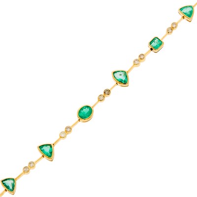 Lot 2032 - Gold, Emerald and Diamond Bracelet