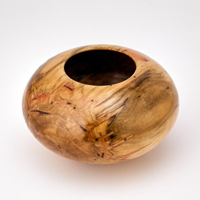 Lot 784 - Philip Moulthrop Turned Ash-Leaf Maple Vessel