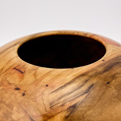 Lot 784 - Philip Moulthrop Turned Ash-Leaf Maple Vessel