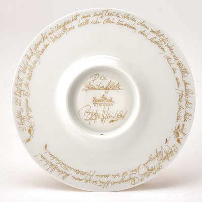 Lot 62 - Bjorn Wiinblad for Rosenthal Gilt Decorated Porcelain 'Magic Flute Gold' Pattern Dinner Service