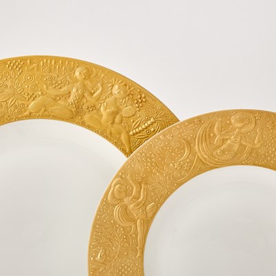 Lot 62 - Bjorn Wiinblad for Rosenthal Gilt Decorated Porcelain 'Magic Flute Gold' Pattern Dinner Service